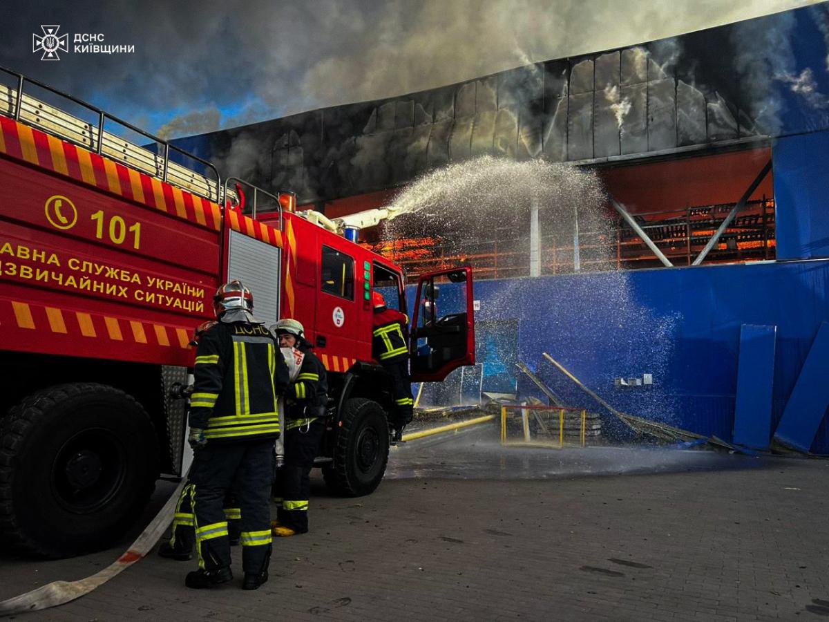 РФ вдарила по Епіцентру на Київщині РФ вдарила по Епіцентру на Київщині