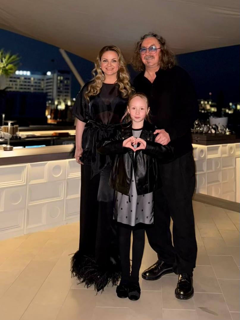 Игорь Николаев с семьей Игорь Николаев с семьей