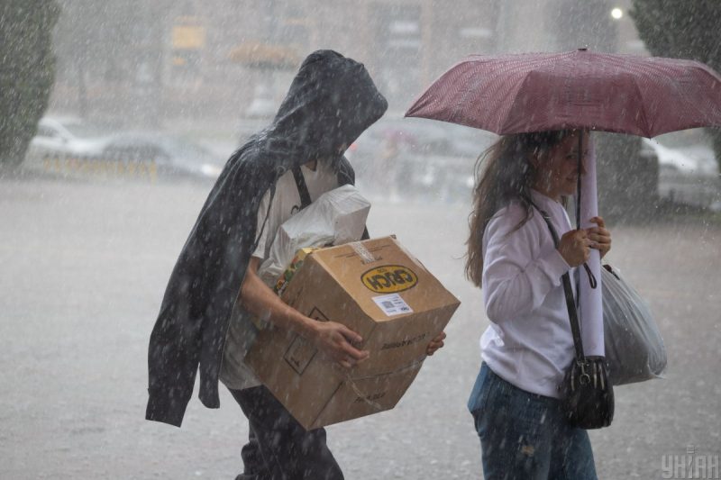 Зливи накриють майже всю країну: українці отримали важливе попередження