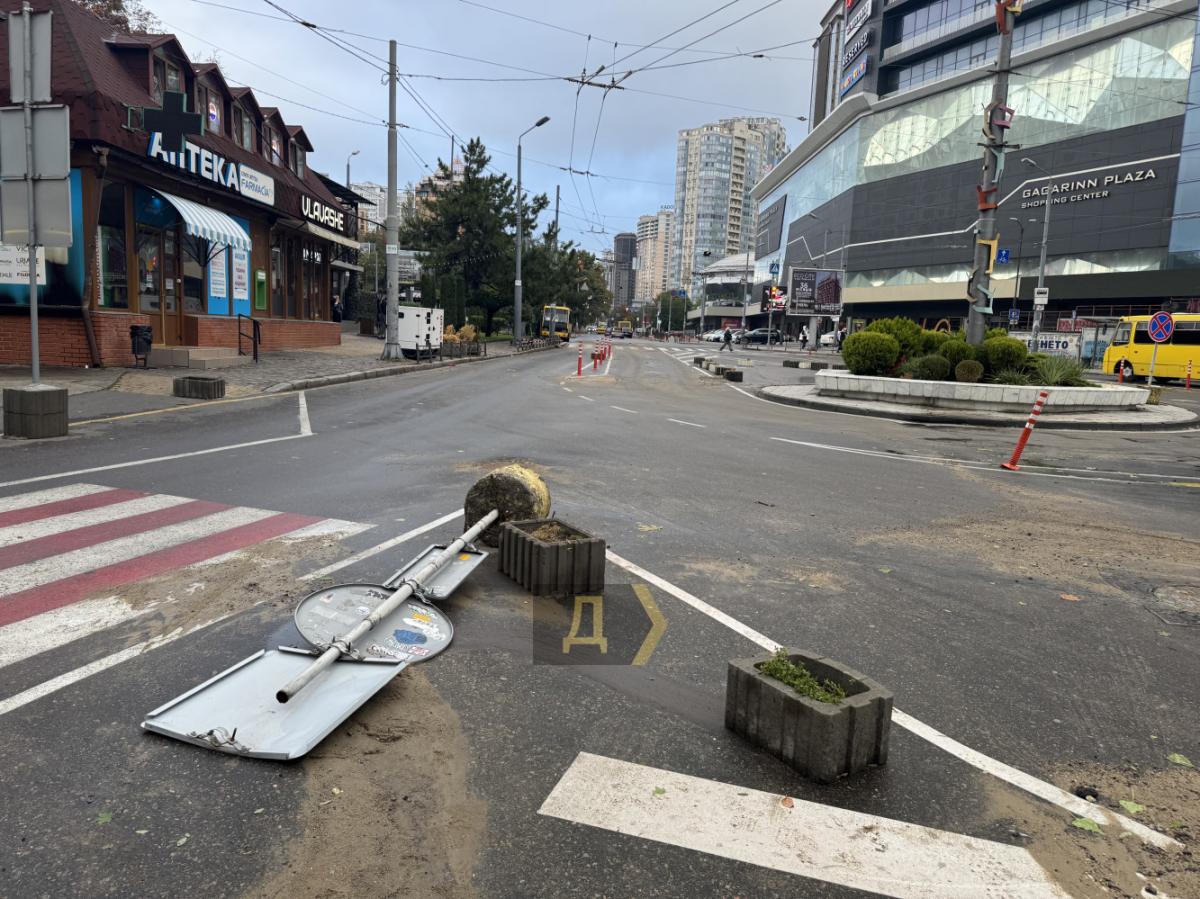 Одеса приходить до тями після удару стихії Одеса приходить до тями після удару стихії