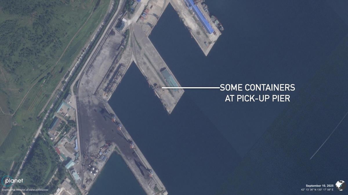 Контейнери в порту Расон Контейнери в порту Расон