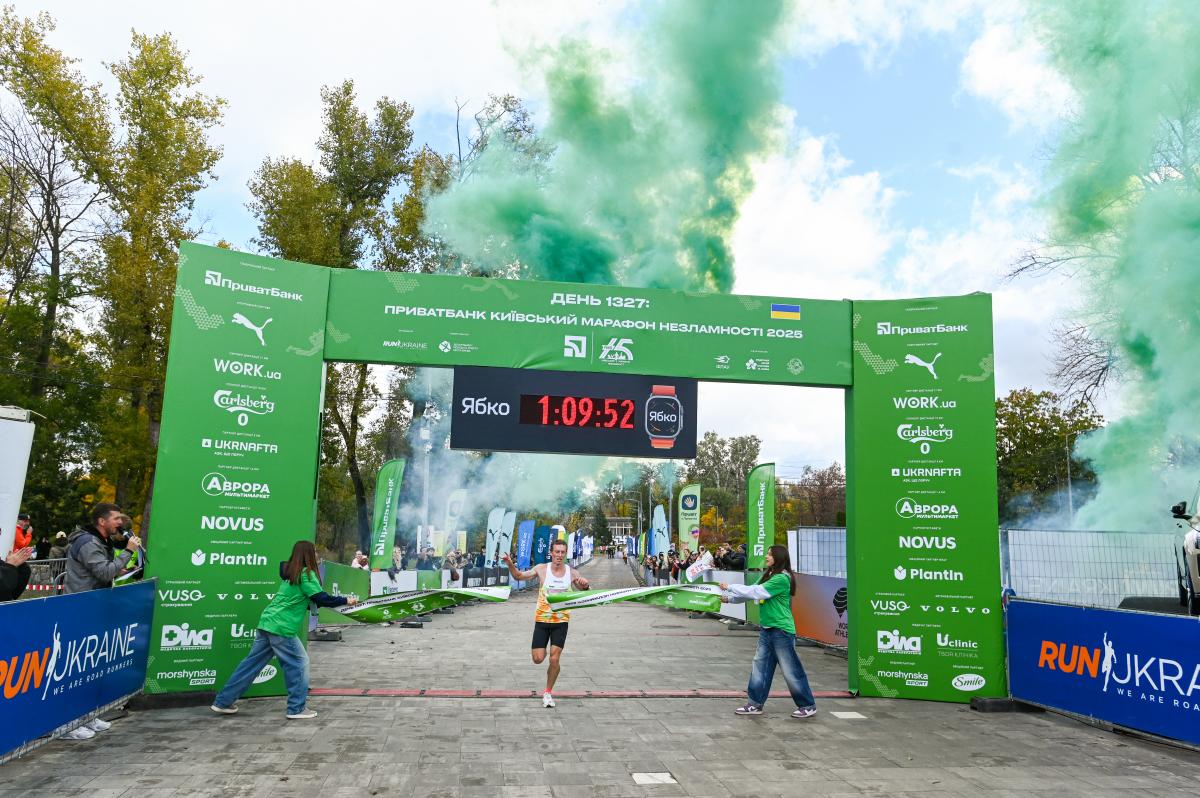 У Києві відбувся ювілейний 15-й Київський марафон Незламності 2025: 13508 учасників та понад 2 млн грн на ЗСУ