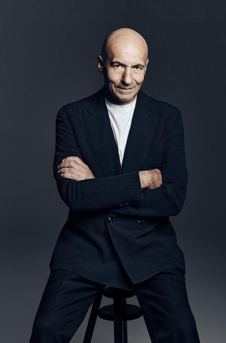 Ігор Крутой зняв дівчину у кліпі Ігор Крутой зняв дівчину у кліпі