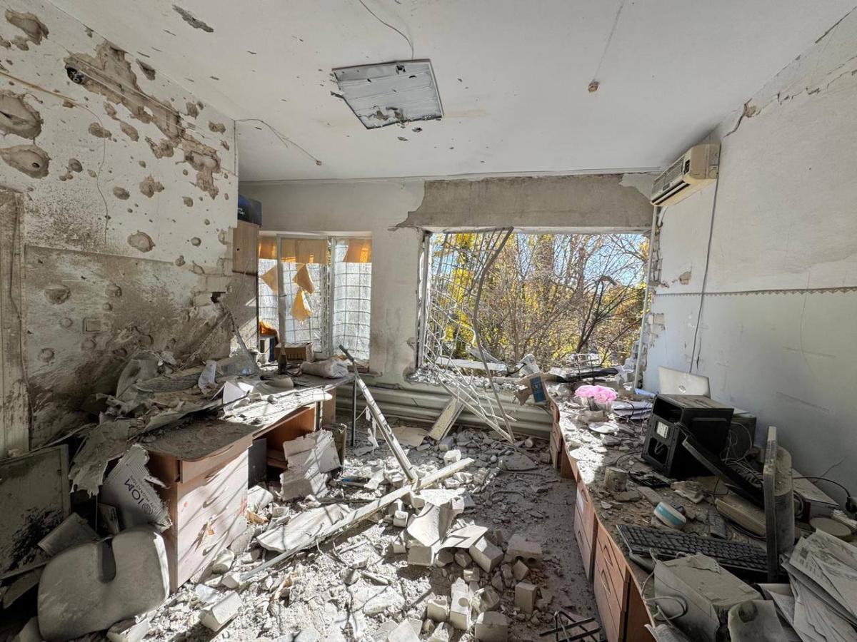 Наслідки удару РФ по дитячій лікарні в Херсоні 29 жовтня Наслідки удару РФ по дитячій лікарні в Херсоні 29 жовтня