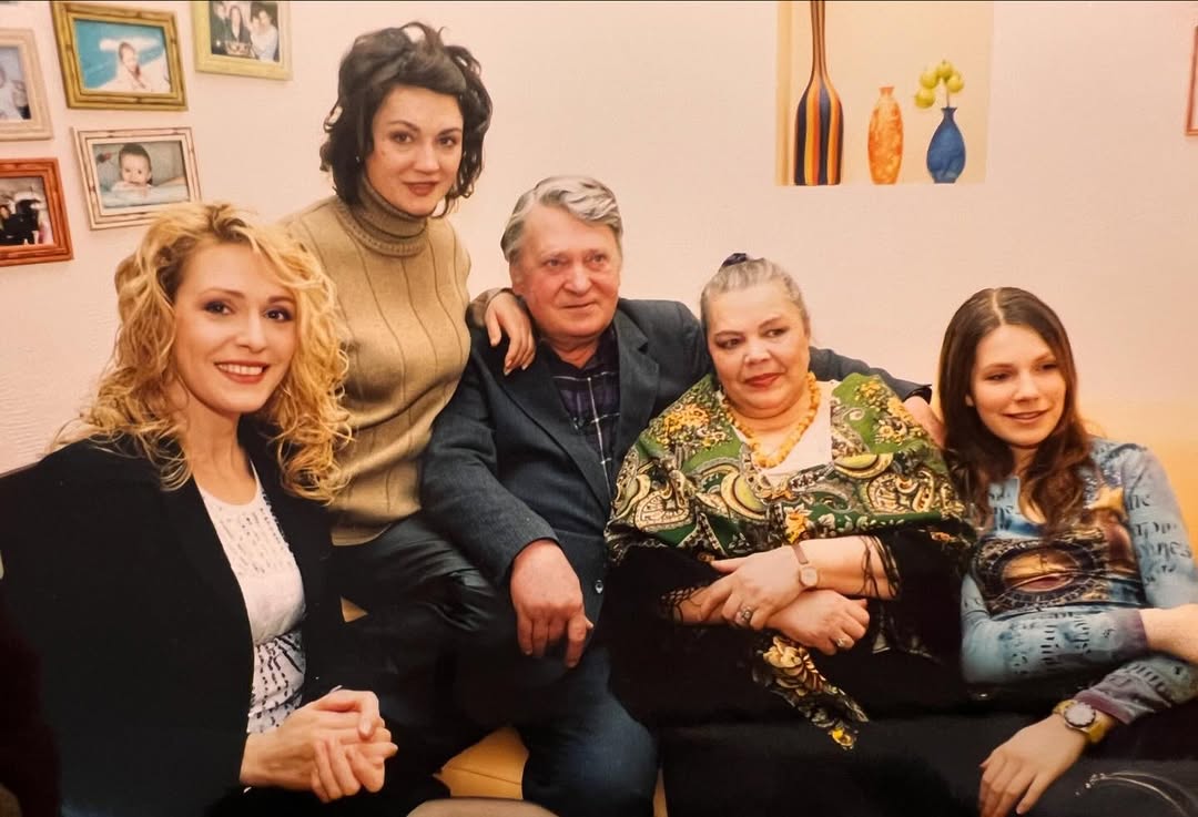 Ольга Сумська з родиною Ольга Сумська з родиною