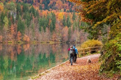 Осінній похід: що взяти з собою і як одягнутися, щоб не замерзнути і не промокнути Осінній похід: що взяти з собою і як одягнутися, щоб не замерзнути і не промокнути