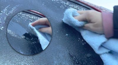 Лід "сповзе", але є нюанс: чи варто натирати вікна авто оцтом взимку