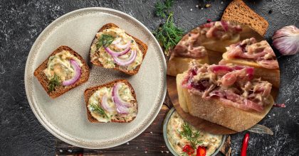 Готуйте одразу подвійну порцію: рецепт закуски, яка зникає зі столу за хвилину