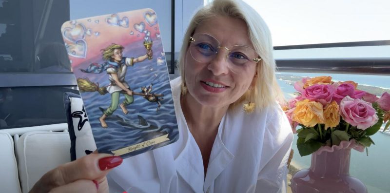 Прогноз Таро на новолуние в октябре: Девам - подарки судьбы, Рыбам - свобода, Ракам - боль