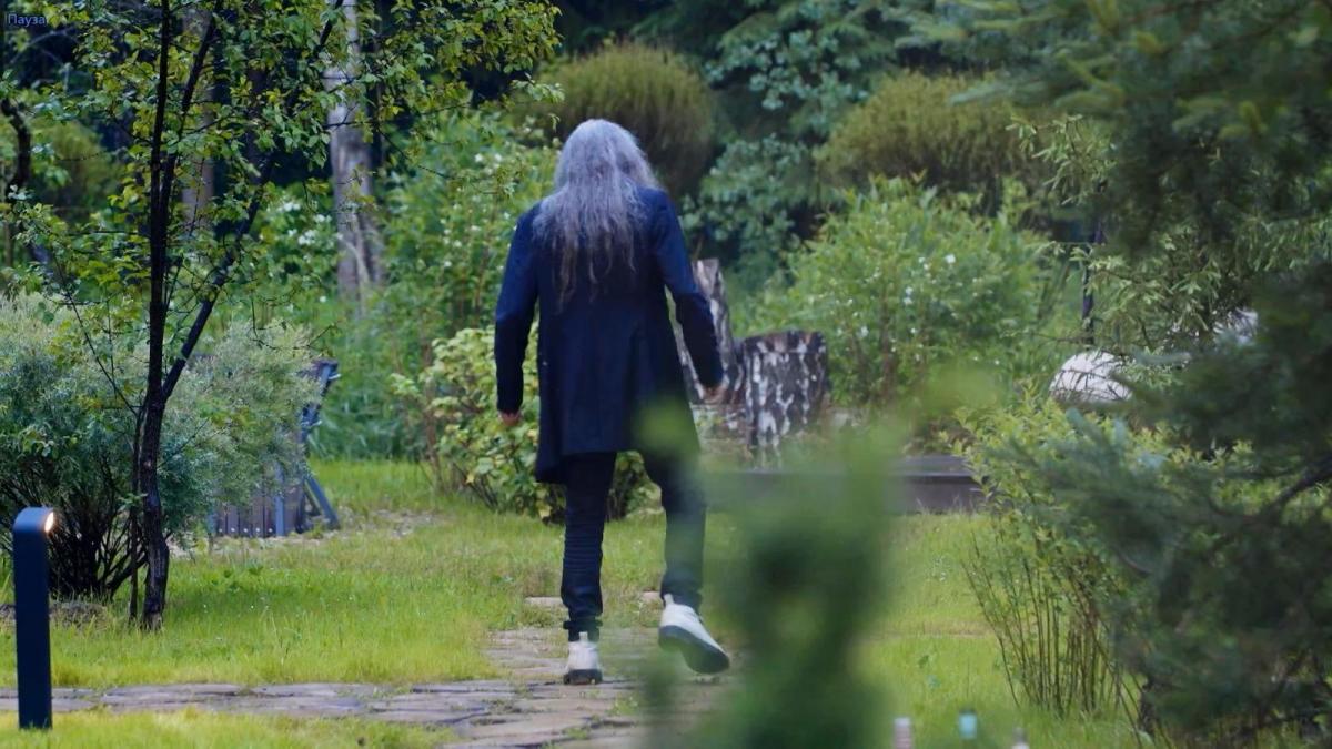 Джигурда перетворився на старезного старого чоловіка  Джигурда перетворився на старезного старого чоловіка