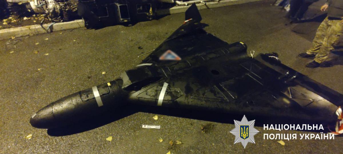 У Києві знайшли "шахед", прикріплений до автомобіля Фото: Департамент комунікації Нацполіції Києва У Києві знайшли "шахед", прикріплений до автомобіля Фото: Департамент комунікації Нацполіції Києва