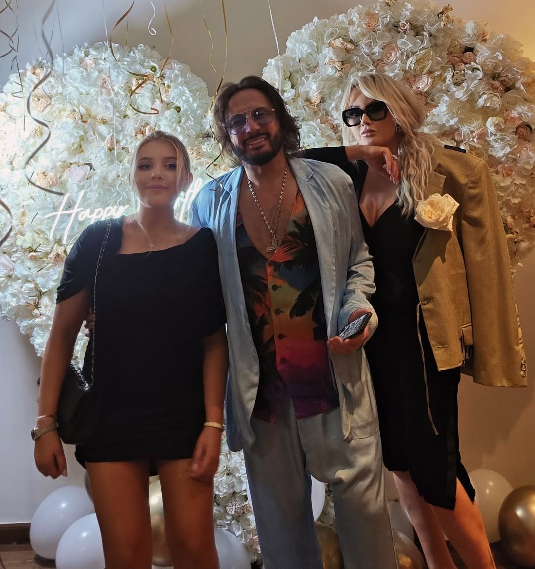 Стас Михайлов із сім'єю Стас Михайлов із сім'єю