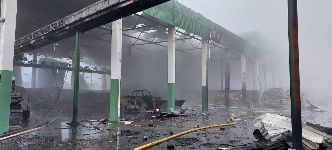 Окупанти пошкодили першу в Україні велику ТЕС на біомасі "Кліар Енерджі" Окупанти пошкодили першу в Україні велику ТЕС на біомасі "Кліар Енерджі"