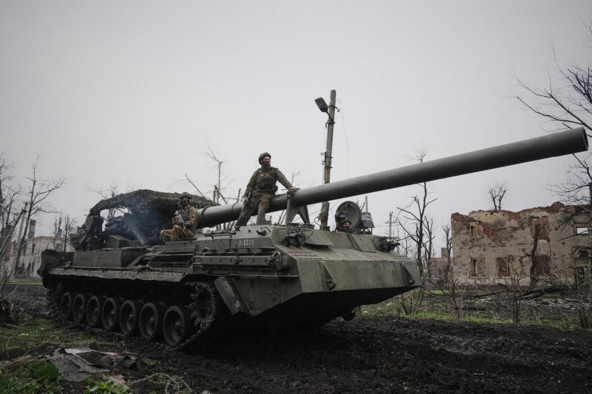 Путіну вже доводиться скорочувати навіть нинішній обсяг бойових дій, оскільки бюджет РФ цього не витримує, переконаний Мілов