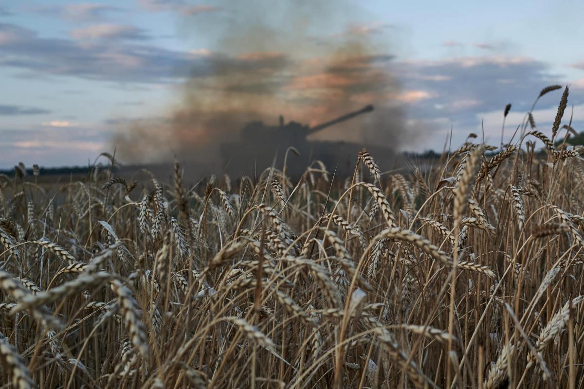 Производители хлеба в Украине очень социально ориентированы, поэтому не будут существенно повышать цену, отметил Пендзин