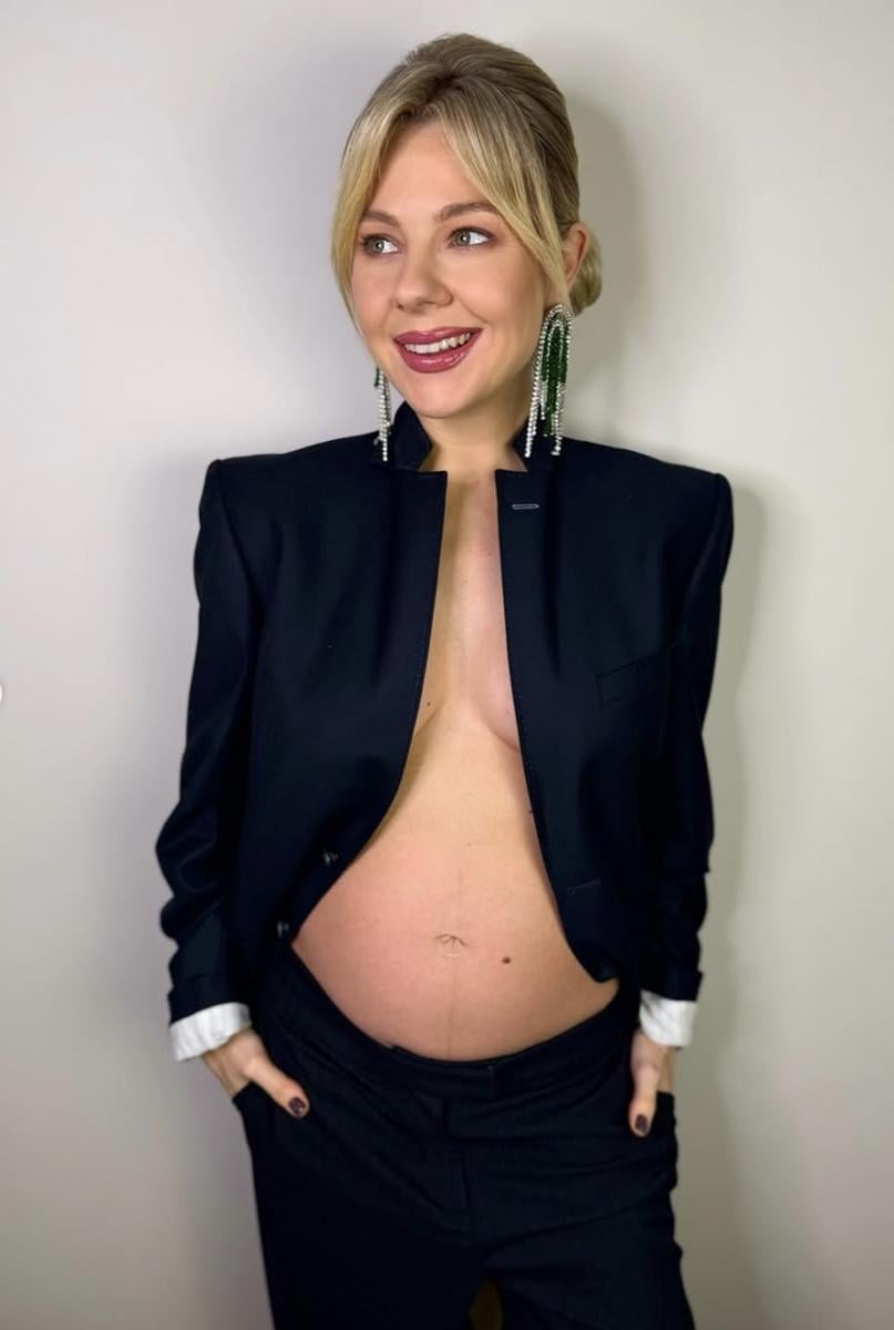 Ведущая сообщила о беременности 