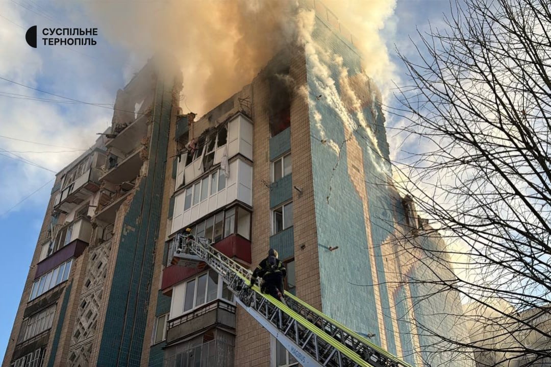 Наслідки удару в житловий будинок у Тернополі