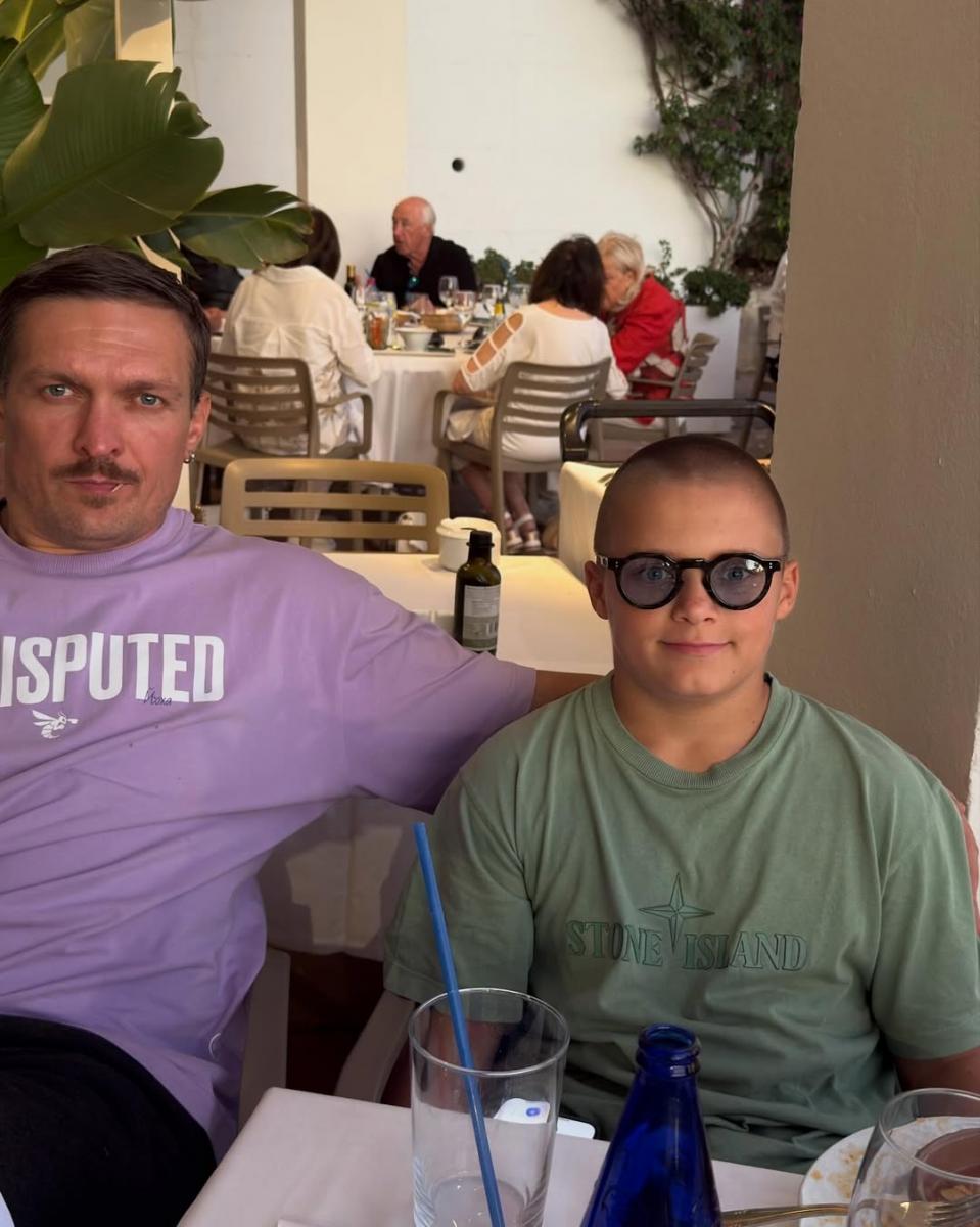 Александр Усик с сыном