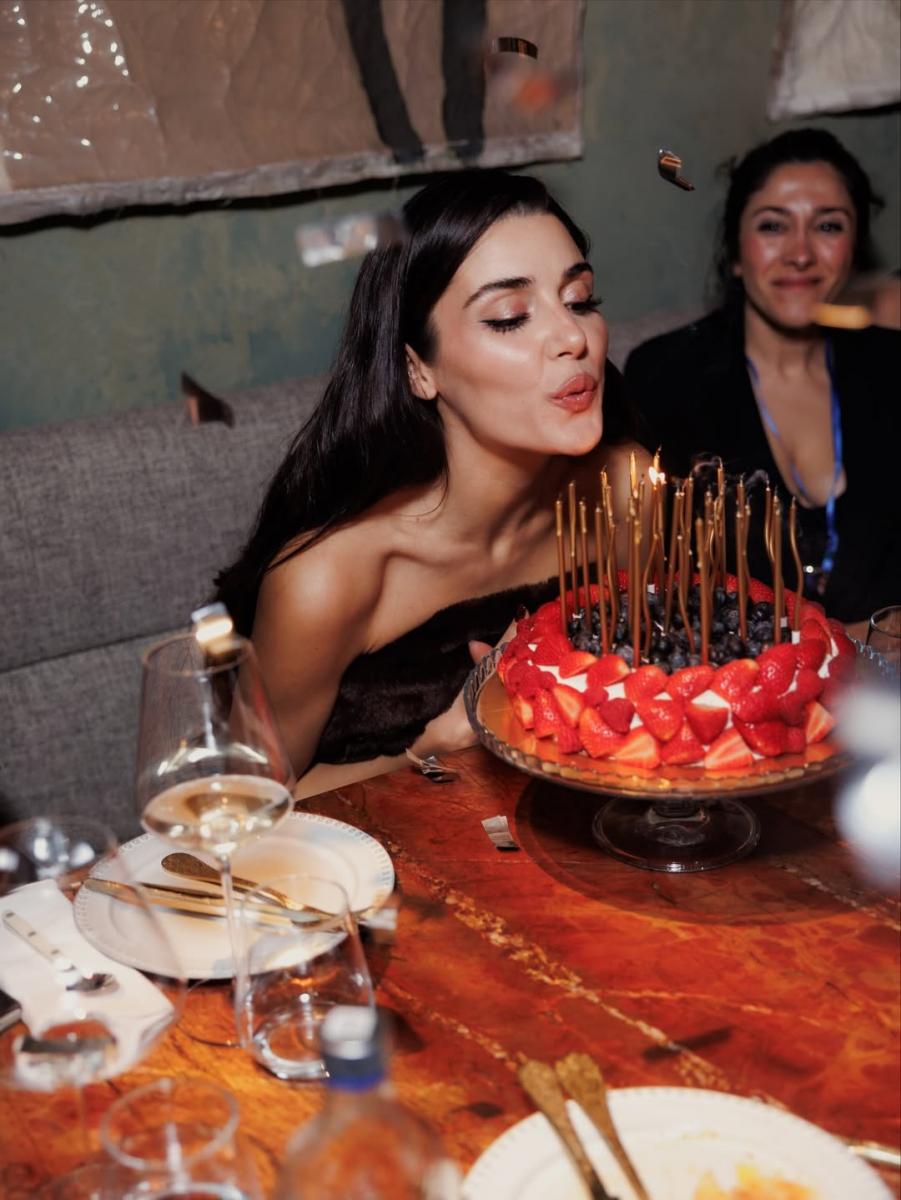 Ханде Ерчел у Москві