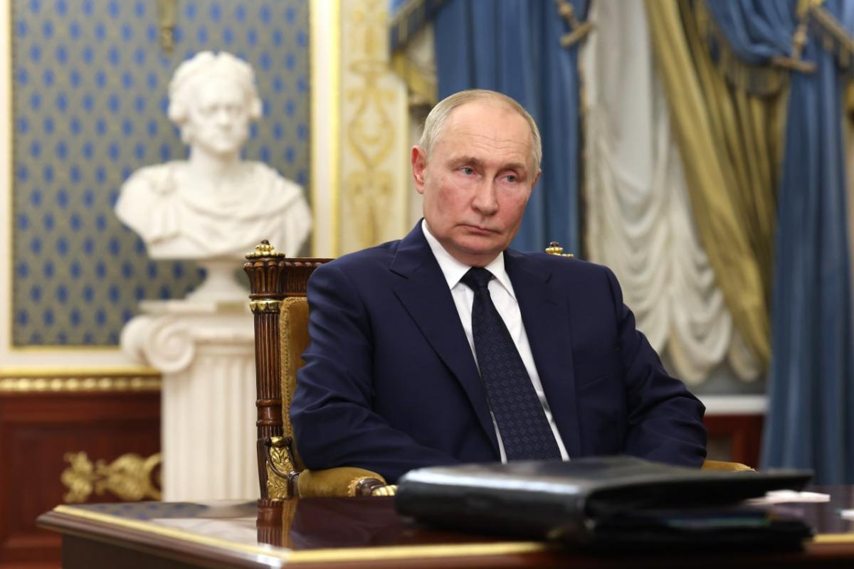 На думку Ступака, Путін, як і Гітлер, планує операції з використанням військ, яких у нього немає
