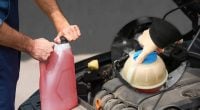 Достатньо одного літра: який антифриз може легко вбити двигун авто