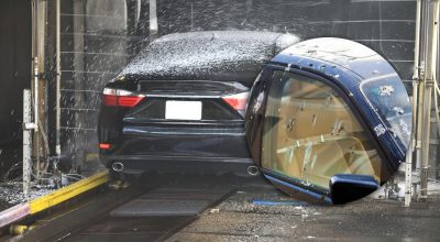 Звичайна вода не впорається: як швидко видалити пташиний послід з авто