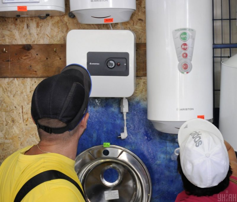 Гуркіт, іржава вода і ризик вибуху: що буде, якщо довго не чистити бойлер