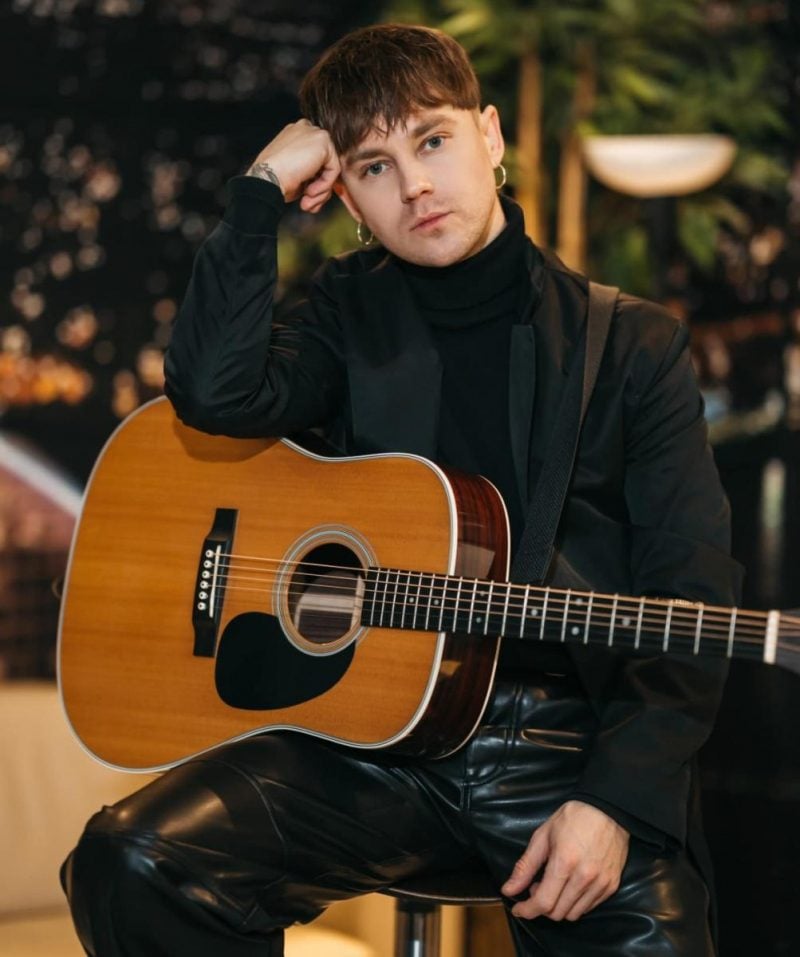 Артем Пивоваров Артем Пивоваров