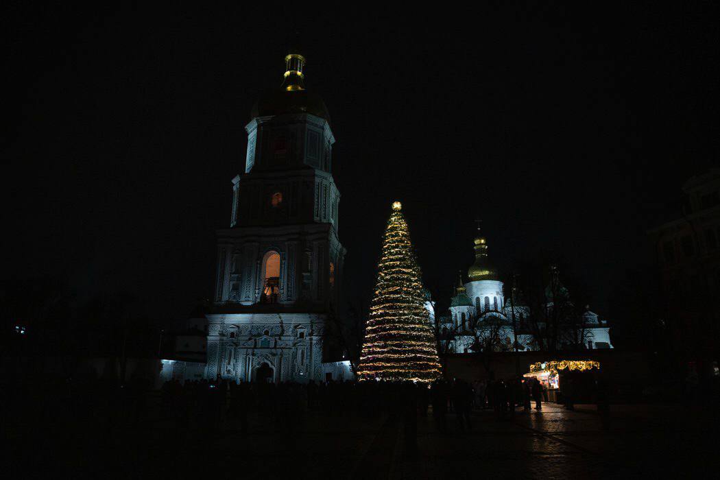 У центрі Києва відкрили головну ялинку країни