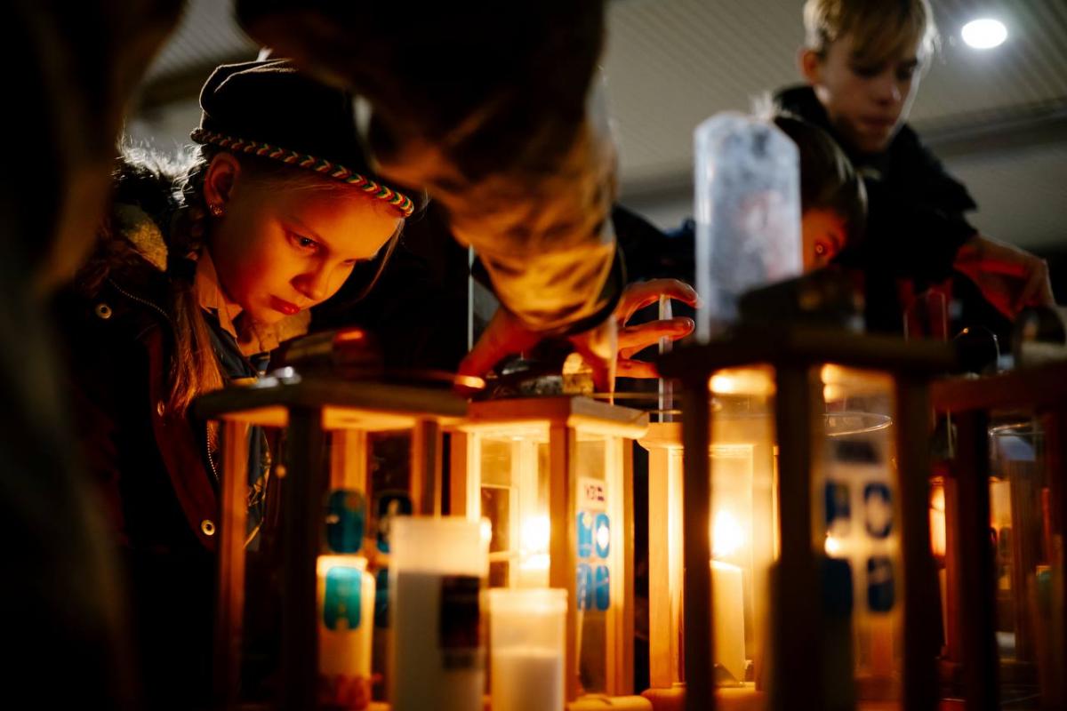 Вифлеемский огонь мира доставили в Украину