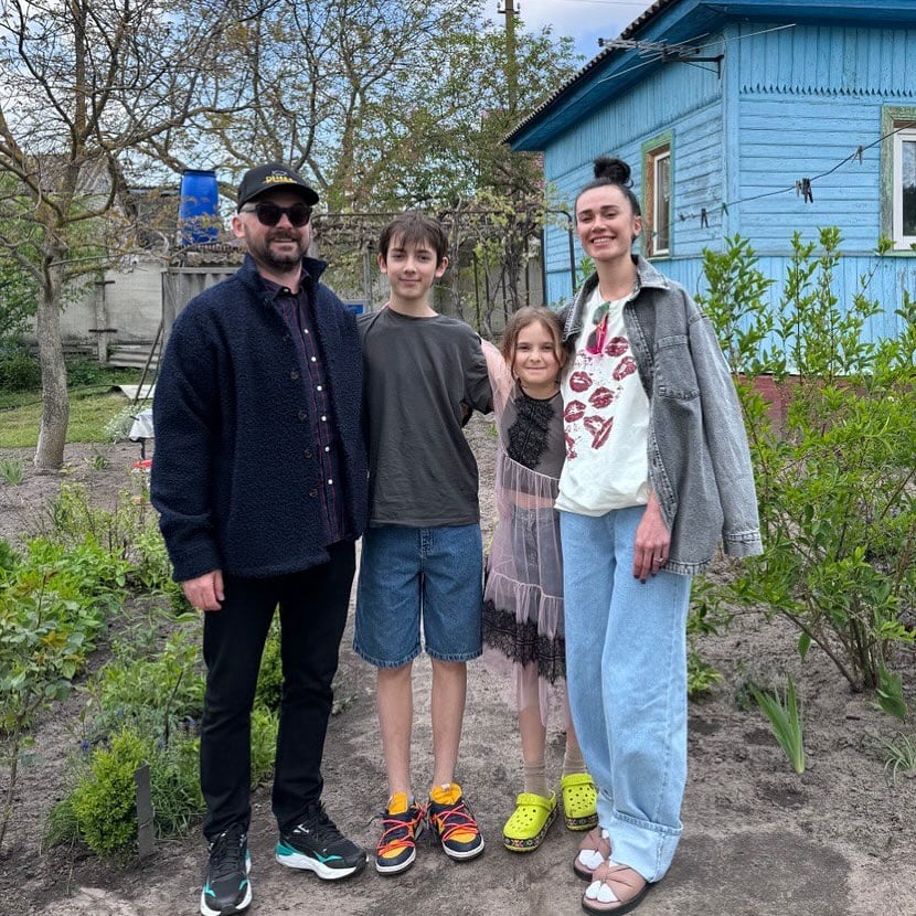 Михайло Клименко та Саша Норова з дітьми Михайло Клименко та Саша Норова з дітьми