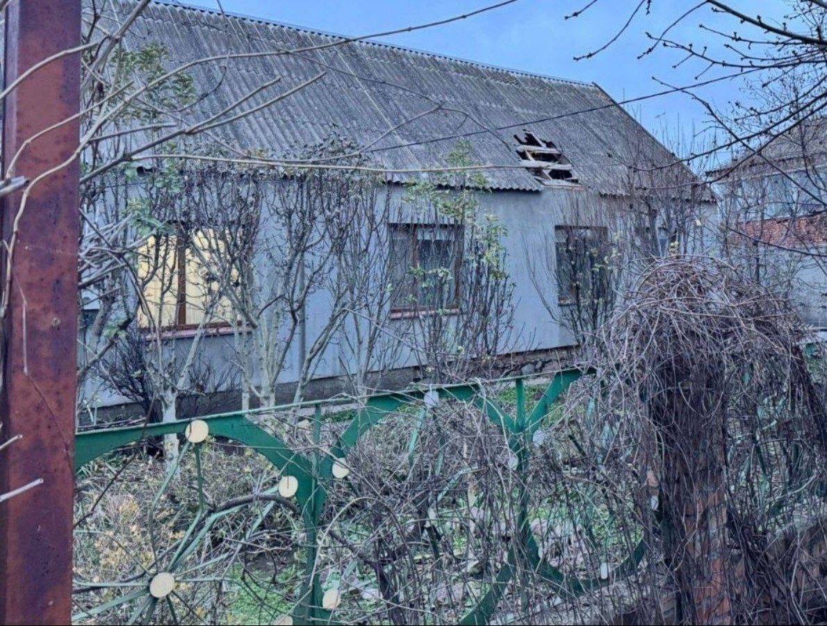 Удар РФ по Дніпропетровщині в ніч на 8 грудня: є загиблий та поранені, серед них - діти Удар РФ по Дніпропетровщині в ніч на 8 грудня: є загиблий та поранені, серед них - діти