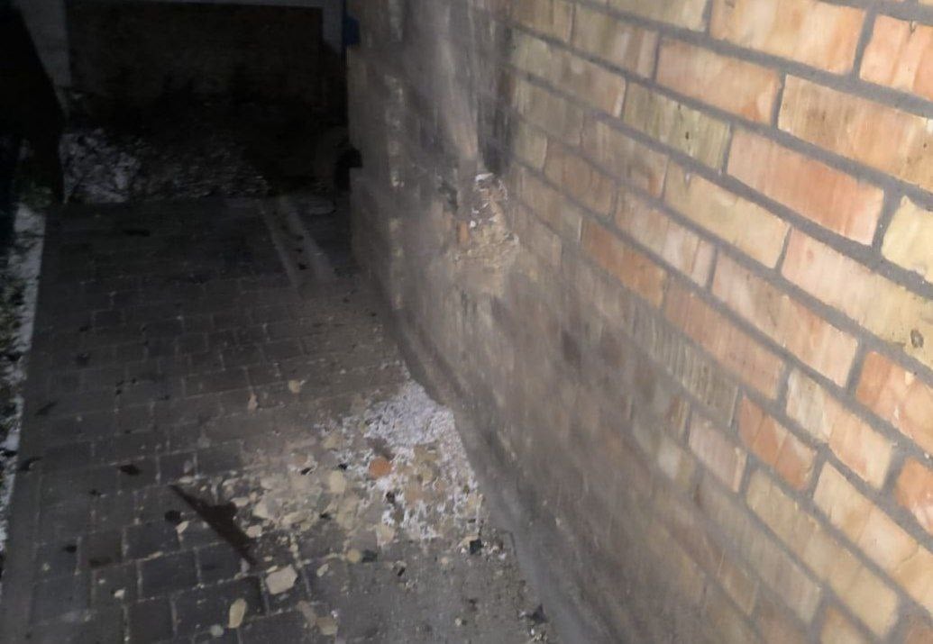 Удар РФ по Дніпропетровщині в ніч на 8 грудня: є загиблий та поранені, серед них - діти Удар РФ по Дніпропетровщині в ніч на 8 грудня: є загиблий та поранені, серед них - діти