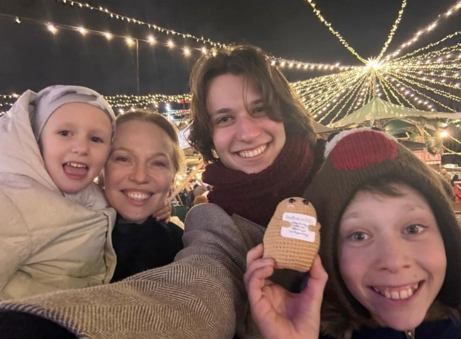 Альбина Джанабаева с детьми Меладзе Альбина Джанабаева с детьми Меладзе