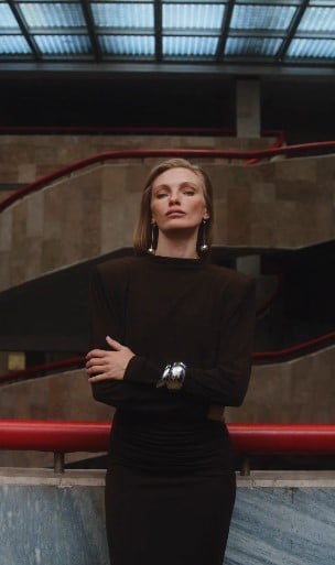 Вишукана сукня у шоколадному відтінку Вишукана сукня у шоколадному відтінку