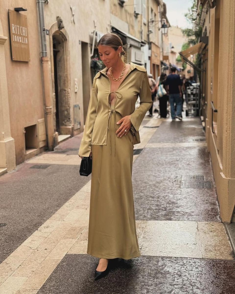 Золотий відтінок завжди привертає увагу Золотий відтінок завжди привертає увагу