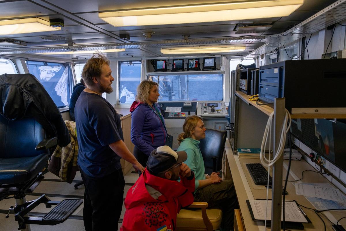 Украинский ледокол "Ноосфера" впервые пересек Южный полярный круг