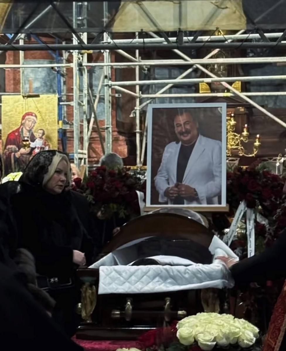 Жена Степана Гиги на похоронах Жена Степана Гиги на похоронах