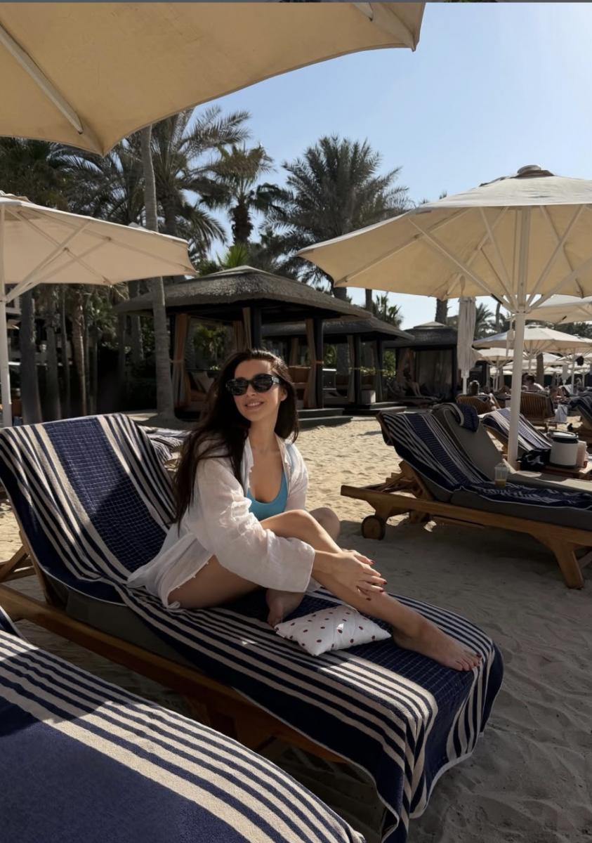 Анна Заворотнюк появилась на пляже 