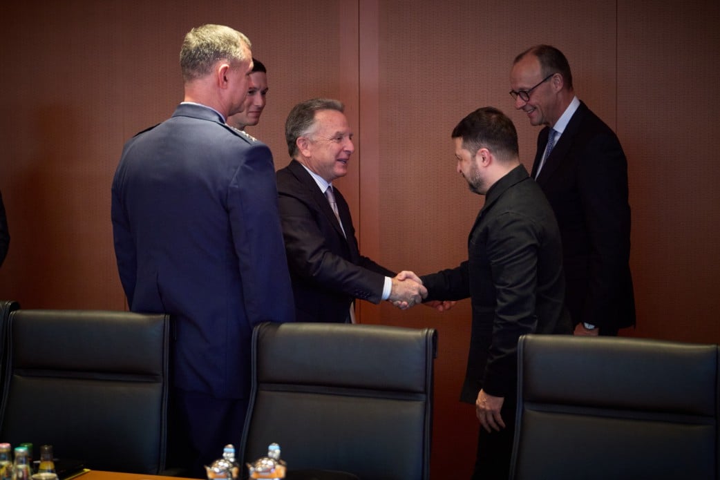 Переговоры могут длиться сколько угодно, но подписание вредных для Украины документов невозможно, отметил Новак