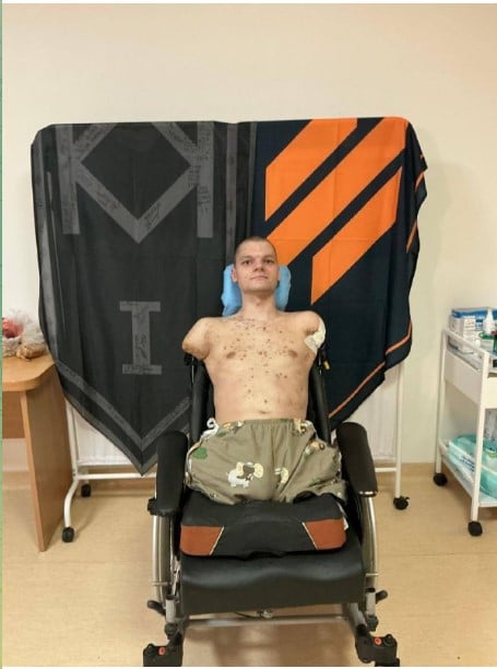 'Пробили дно': військовому з ампутаціями рук і ніг відмовили у видачі картки у банку 'Пробили дно': військовому з ампутаціями рук і ніг відмовили у видачі картки у банку