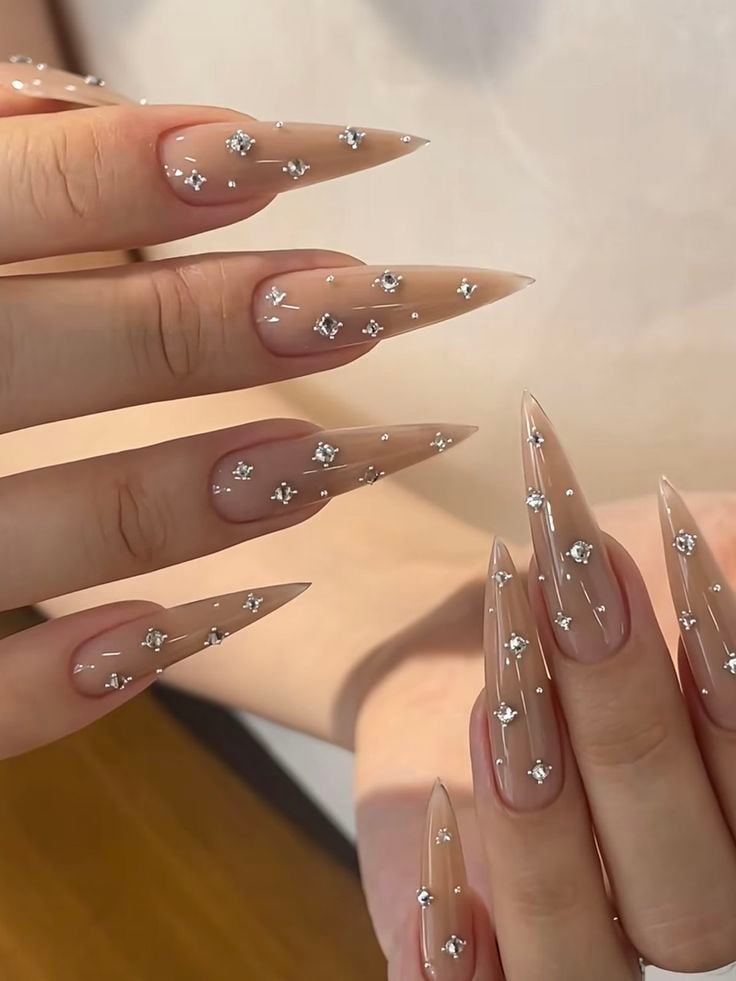 7 идей новогоднего маникюра 2026, которые поразят всех 7 идей новогоднего маникюра 2026, которые поразят всех