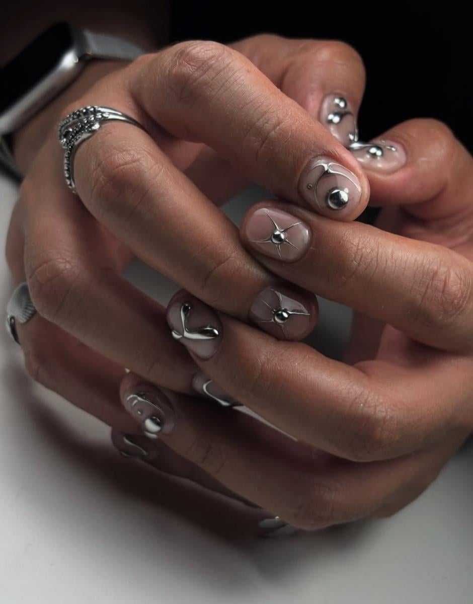 7 идей новогоднего маникюра 2026, которые поразят всех 7 идей новогоднего маникюра 2026, которые поразят всех