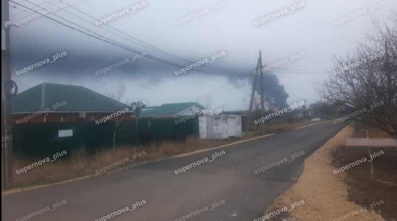 В РФ горит порт Тамань 