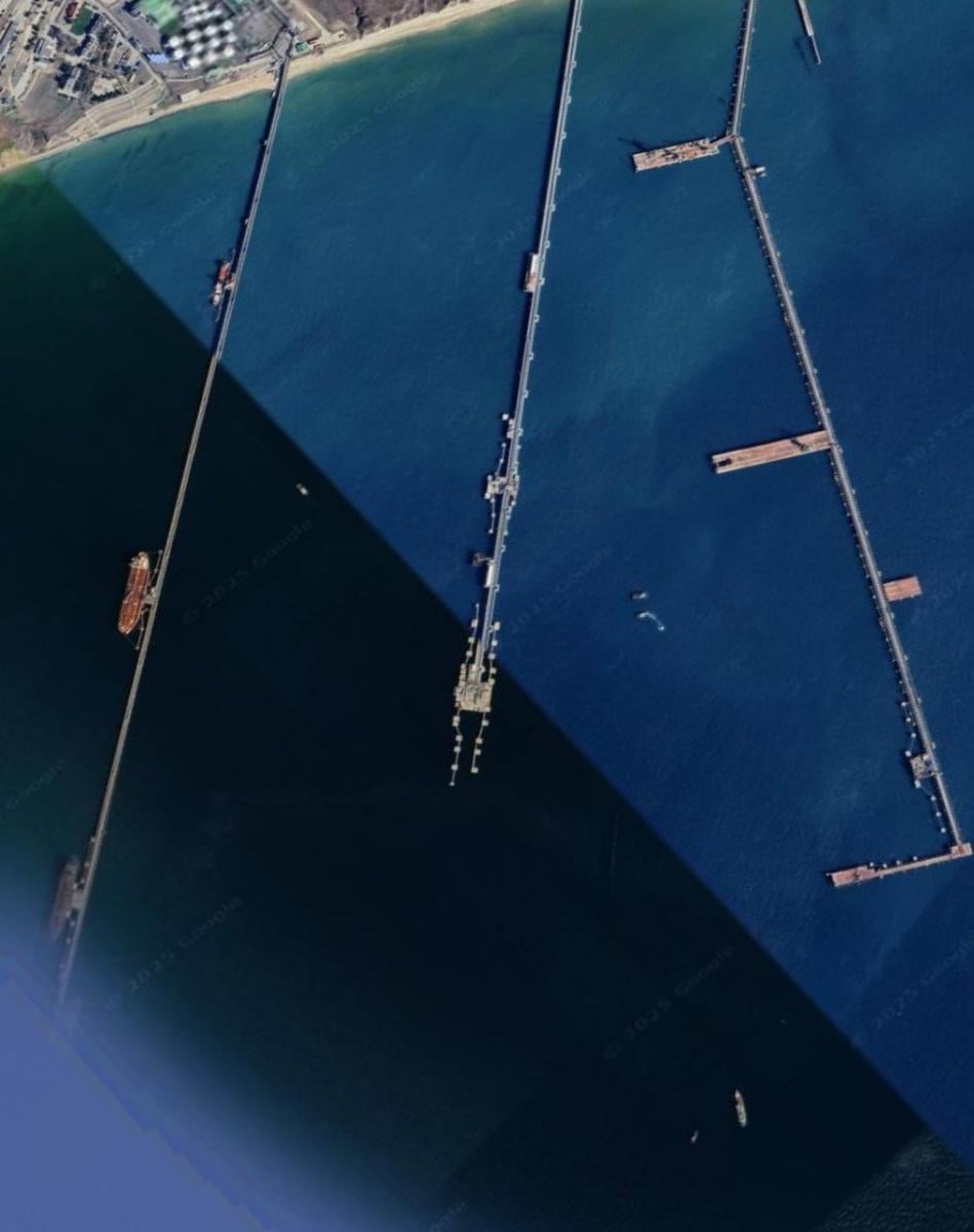 Дрони атакували порт Тамань на Кубані: пошкоджено два судна і трубопровід