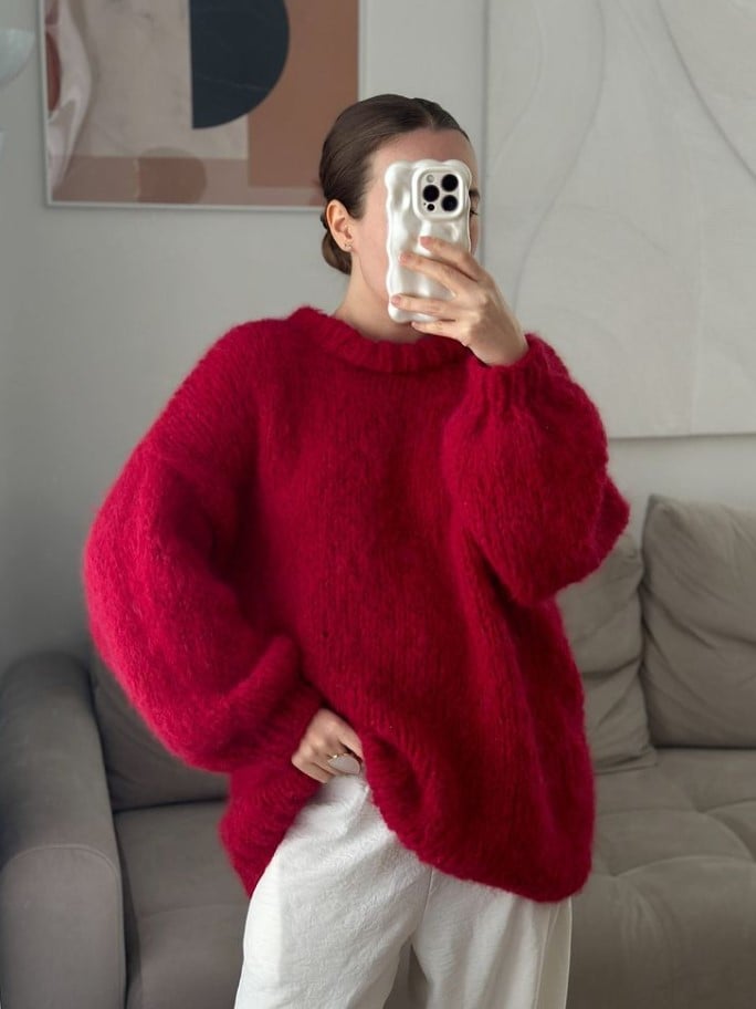 Червоний светр