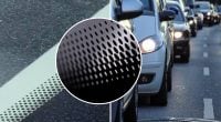 Про їх функцію знають одиниці: для чого потрібні чорні крапки на лобовому склі авто