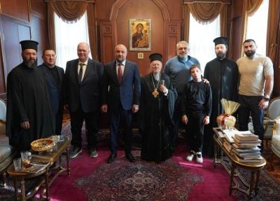 Патріарх Варфоломій (в центрі) під час зустрічі з українськими благодійниками 20 листопада