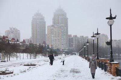 Влупить 8-градусний мороз та сипатиме сніг: в Україну прийде справжня зима