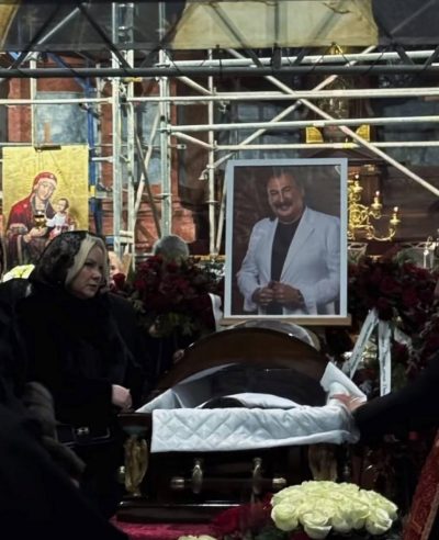 Дружина Степана Гіги на похороні Дружина Степана Гіги на похороні